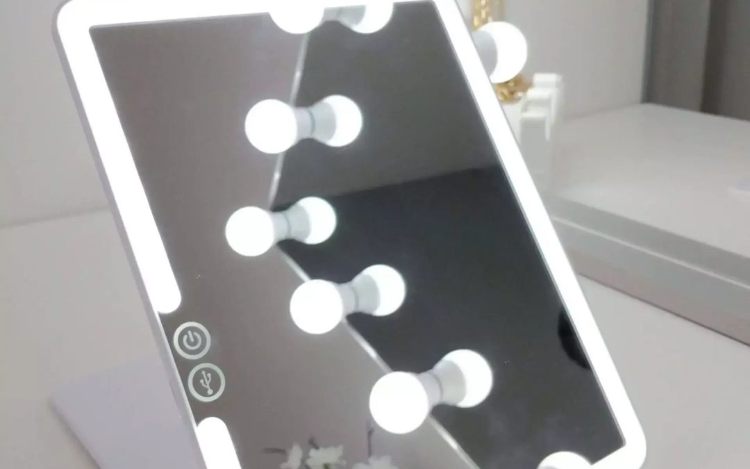 The Benefits of a Battery Operated Hollywood Mirror